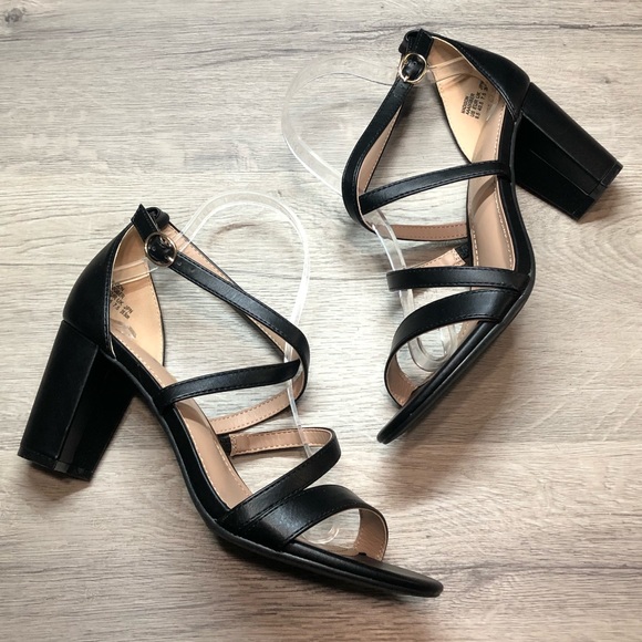 DREAM PAIRS Dressy Chunky Strappy Sandals - Picture 1 of 12